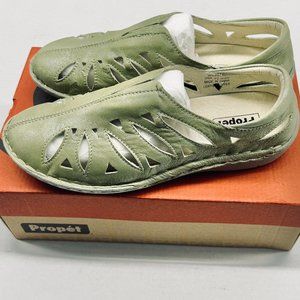 NEW Propét Women's Cameo Loafer Flat, Silver Sage 9.5 Womens